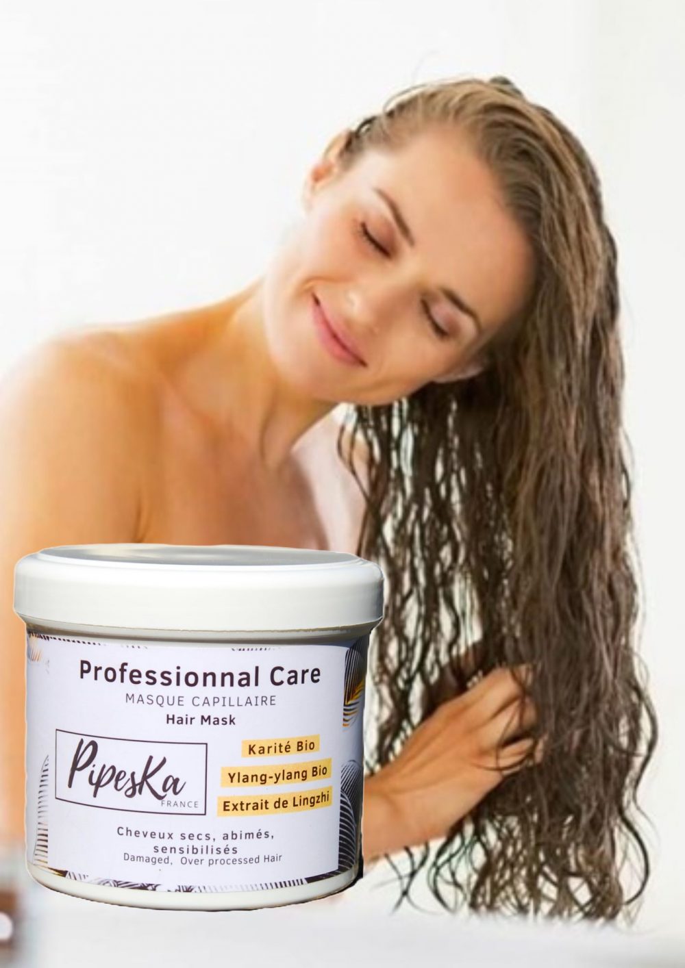 Application du Masque Capillaire Pipeska – soin nourrissant cheveux texturésRoutine capillaire Pipeska : Masque Lingzhi 500ml, Shampooing Ocean Clean et Caribbean Fusion Masque Capillaire Bio Pipeska – Hydratant & Réparateur 500 ml