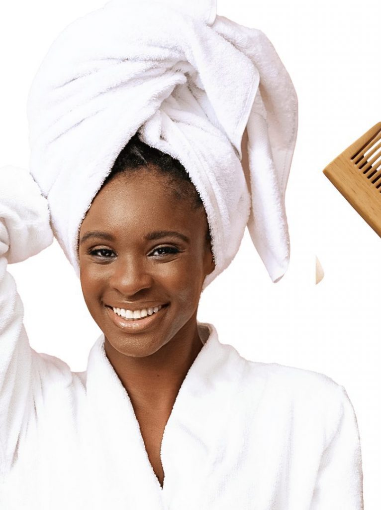 Consejos para sacar el máximo partido a la mascarilla Peinado suave: utiliza un peine de púas anchas o los dedos para distribuir el producto. Consejo para el calor: envuelva el cabello en una toalla caliente para intensificar la sensación sensorial. Frecuencia: de 1 a 2 veces por semana en función de sus necesidades y de la experiencia sensorial que desee. Rutina completa: combinar con Baume Universel Bio Pipeska para realzar y proteger las puntas.