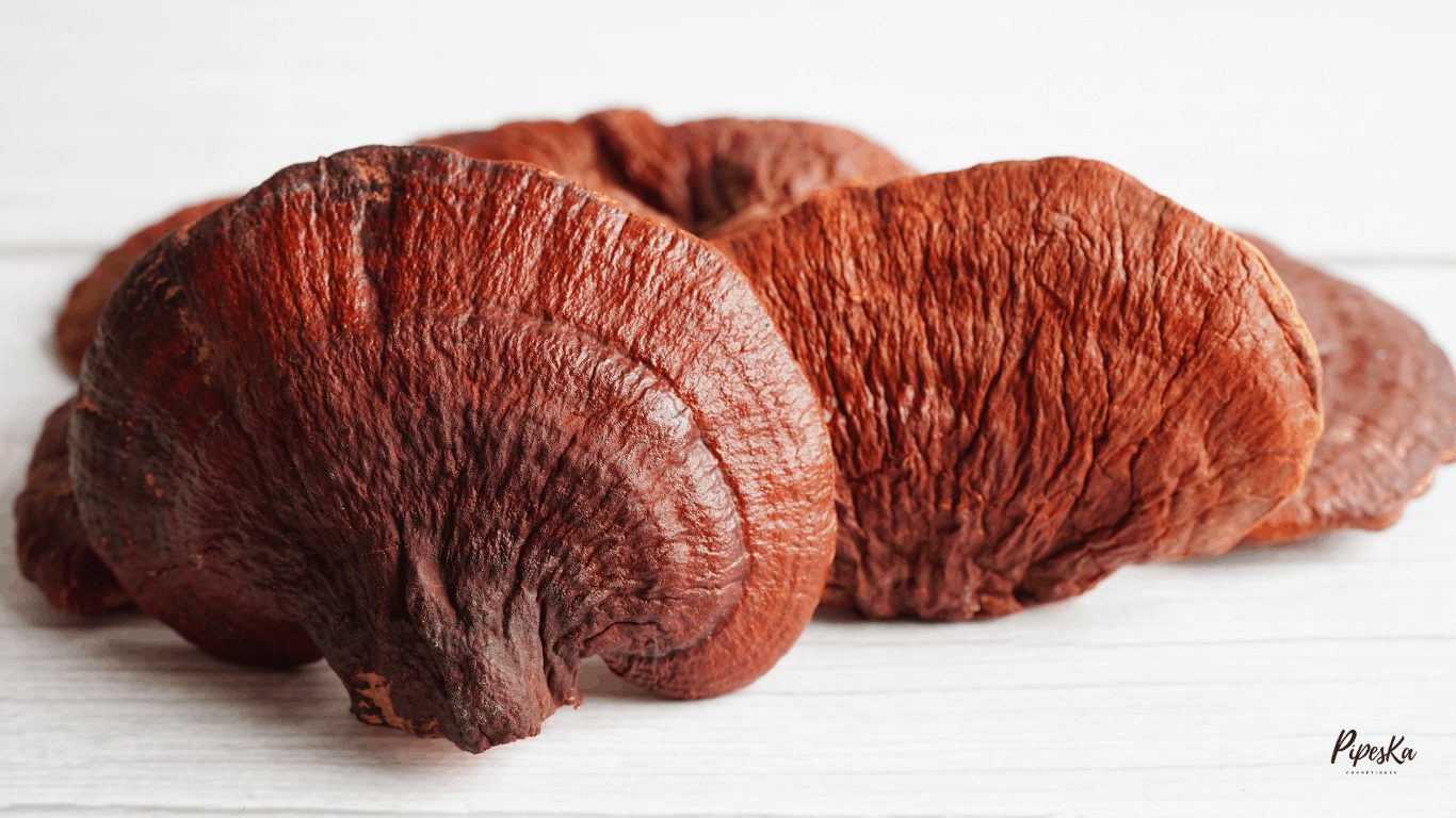 Comment intégrer le Lingzhi dans votre routine Pipeska Bain d’huile avant shampooing : appliquez le Masque Réparateur Bio 20-30 min pour fortifier vos cheveux. Après shampooing : utilisez le Shampooing Caribbean Fusion pour cheveux ultra secs, puis appliquez le masque pour hydrater et réparer. Leave-in / définition des boucles : appliquez une noisette sur cheveux humides, puis scellez avec le Baume Universel Bio pour des boucles souples et protégées.